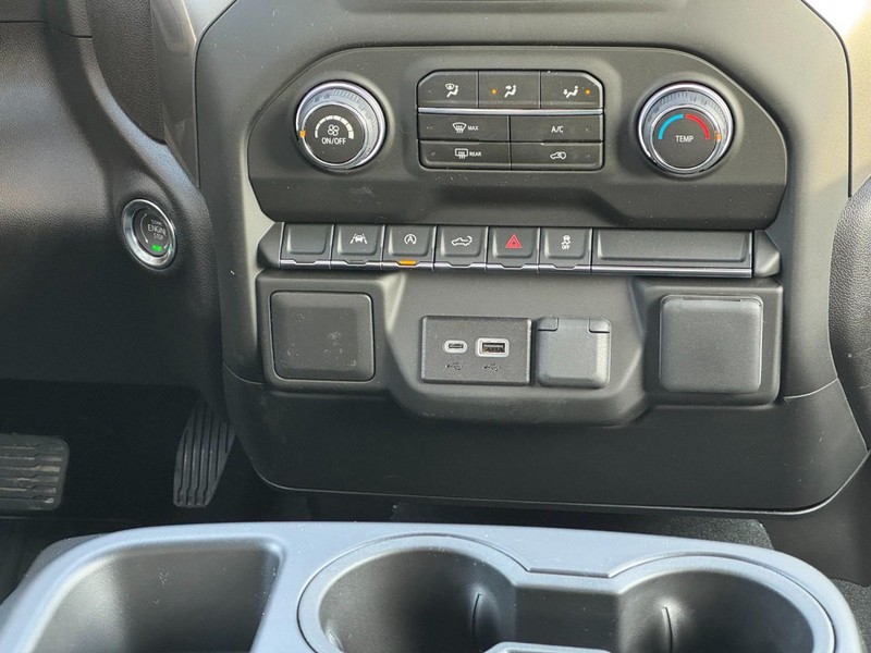 Chevrolet Silverado 1500 Vehicle Image 09