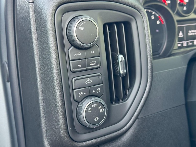 Chevrolet Silverado 1500 Vehicle Image 10