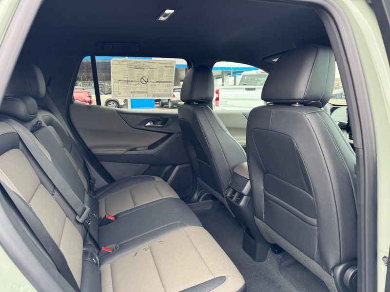 Chevrolet Equinox Vehicle Image 05