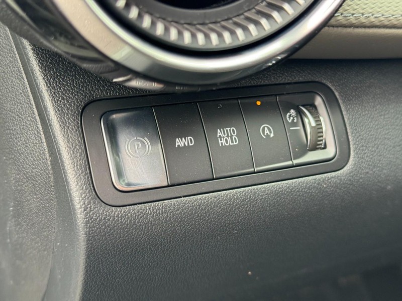 Chevrolet Equinox Vehicle Image 12