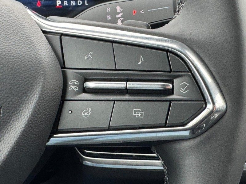 Chevrolet Equinox Vehicle Image 14