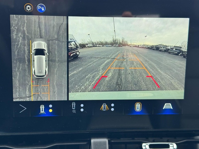 Chevrolet Equinox Vehicle Image 16