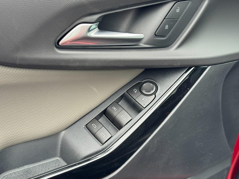 Chevrolet Equinox Vehicle Image 10