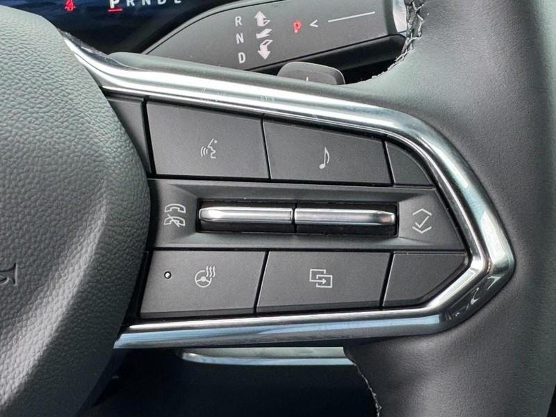 Chevrolet Equinox Vehicle Image 14