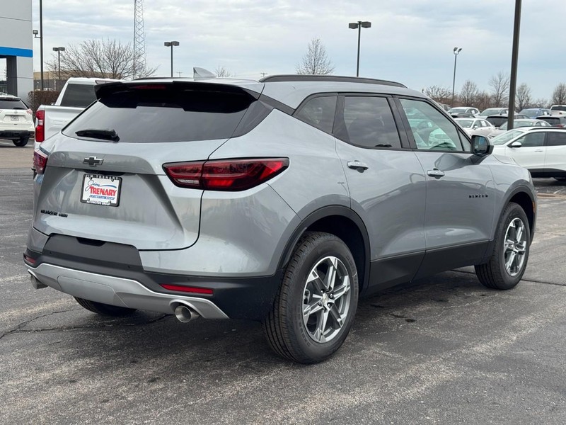 Chevrolet Blazer Vehicle Image 03