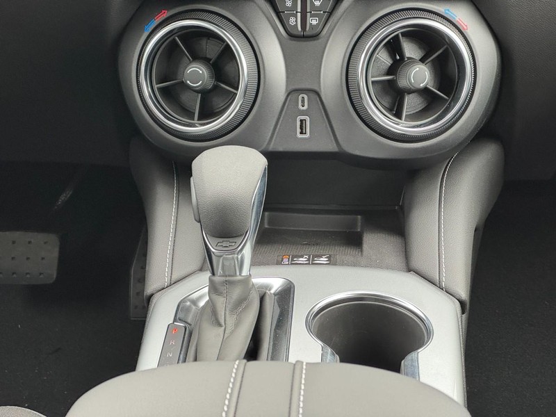 Chevrolet Blazer Vehicle Image 09