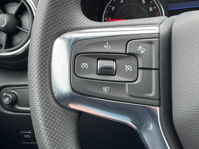 Chevrolet Blazer Vehicle Image 13