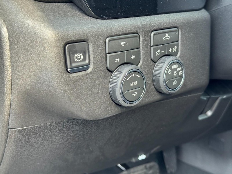 Chevrolet Silverado 1500 Vehicle Image 12