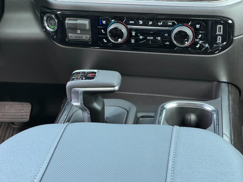 Chevrolet Silverado 1500 Vehicle Image 09