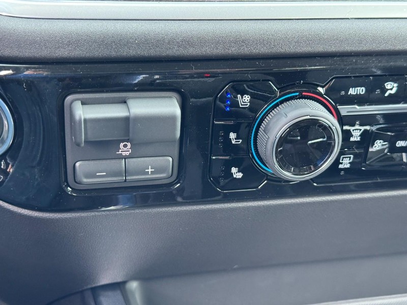 Chevrolet Silverado 1500 Vehicle Image 16