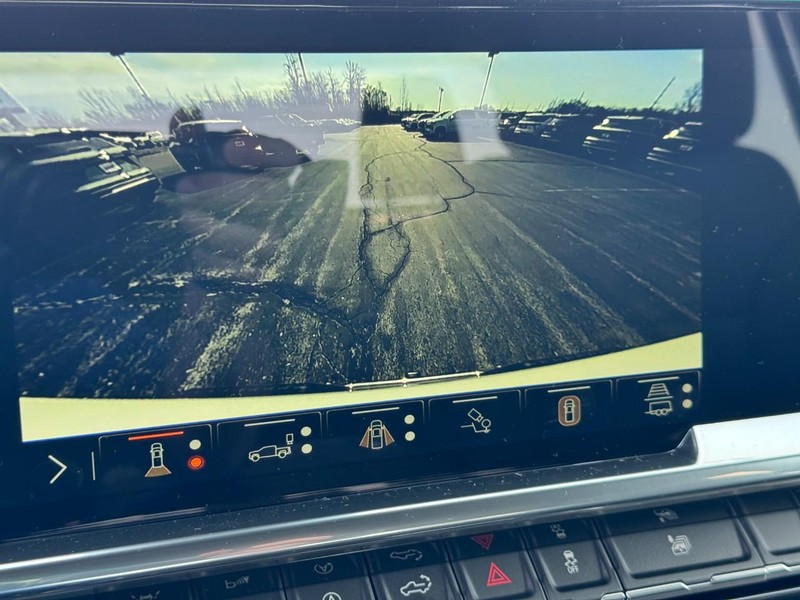 Chevrolet Silverado 1500 Vehicle Image 17