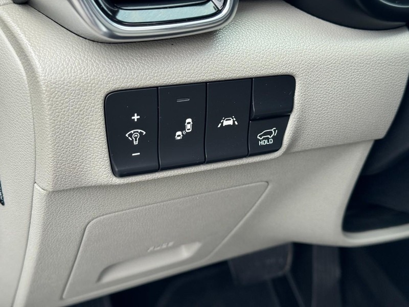 Kia Sportage Vehicle Image 17