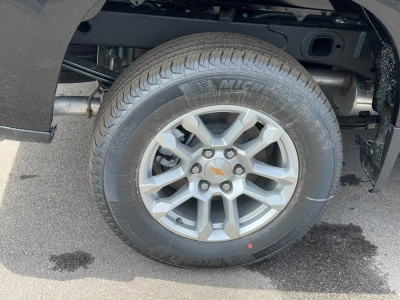 Chevrolet Silverado 1500 Vehicle Image 04