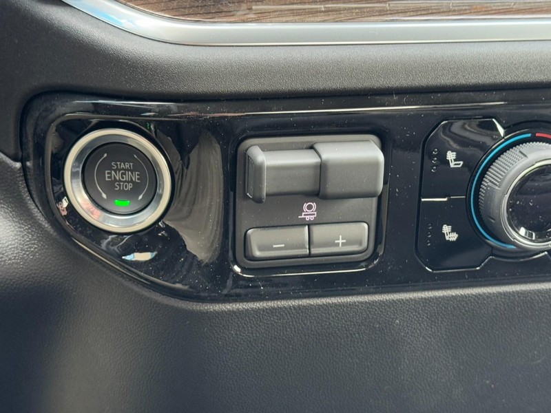 Chevrolet Silverado 1500 Vehicle Image 12