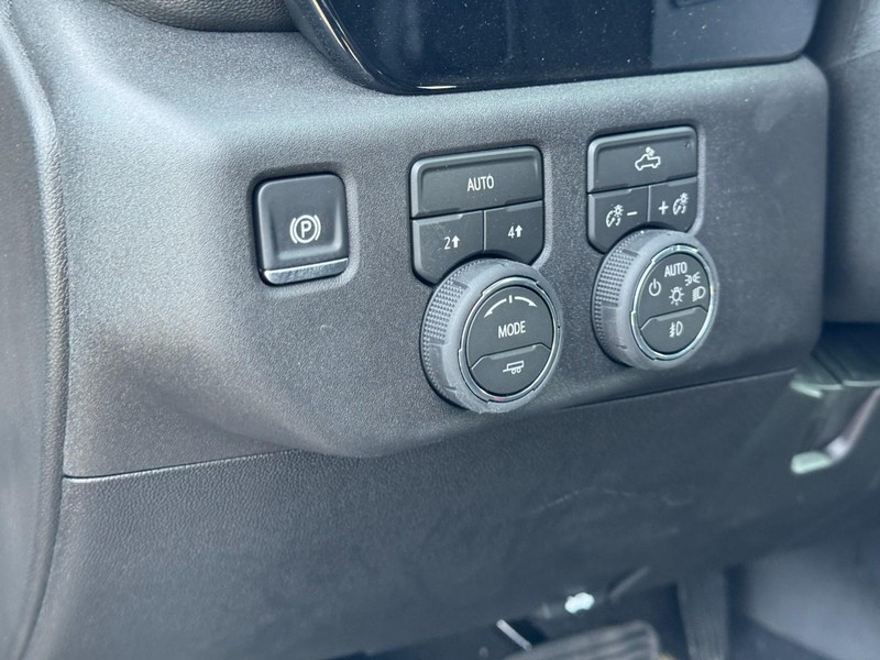 Chevrolet Silverado 1500 Vehicle Image 12