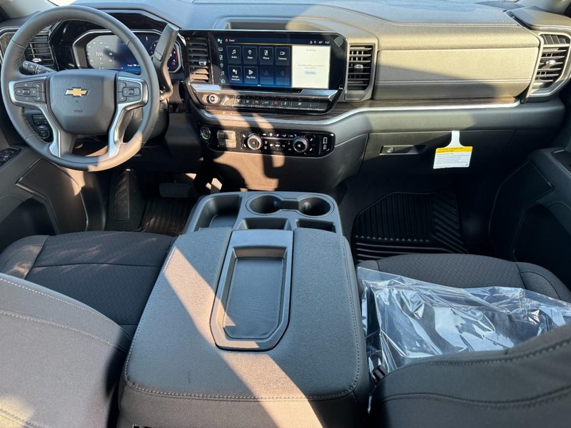 Chevrolet Silverado 2500HD Vehicle Image 06