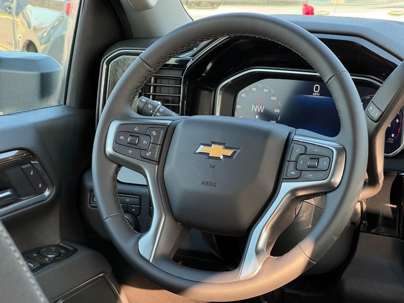 Chevrolet Silverado 2500HD Vehicle Image 07