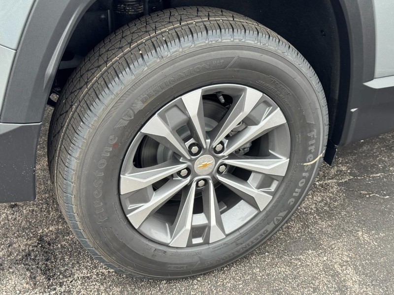 Chevrolet Equinox Vehicle Image 04