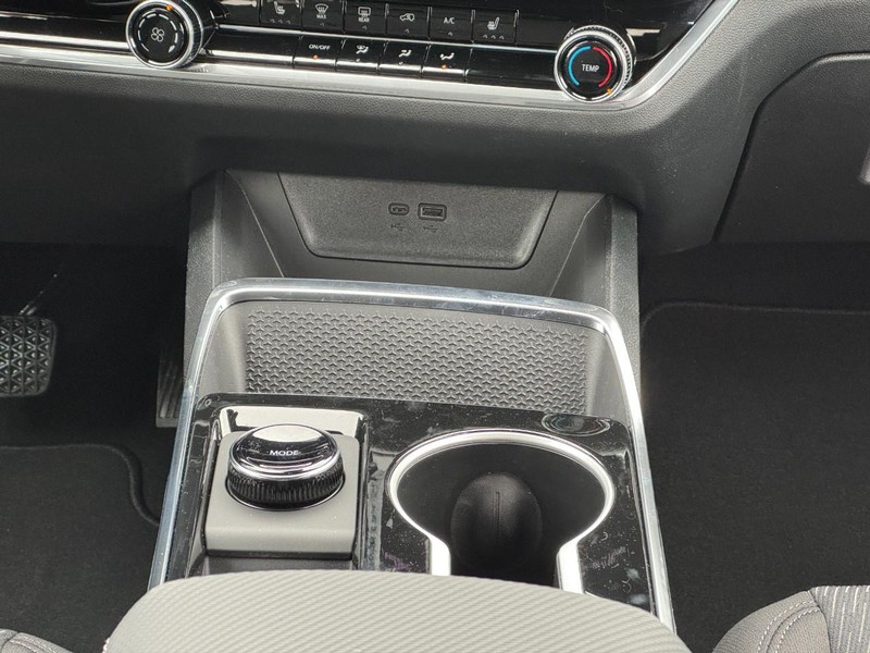 Chevrolet Equinox Vehicle Image 09