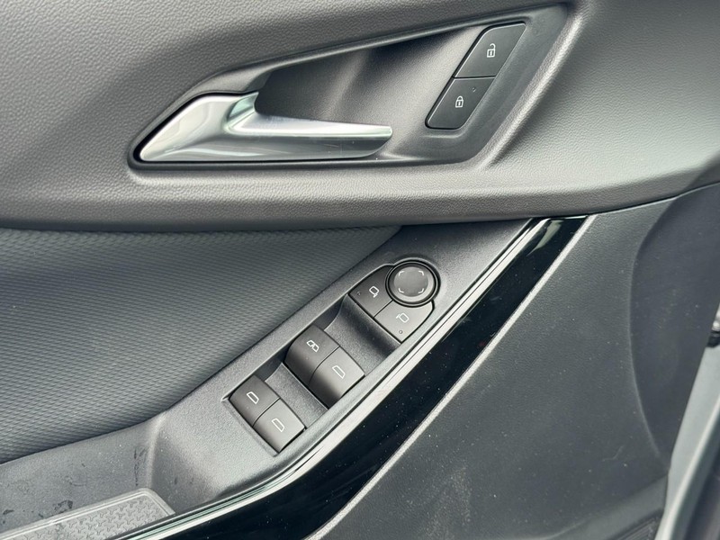 Chevrolet Equinox Vehicle Image 10