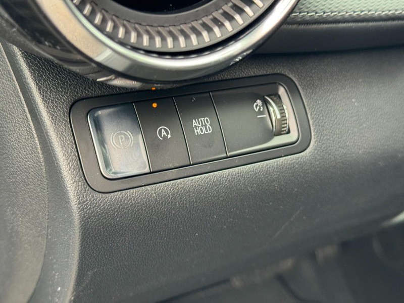 Chevrolet Equinox Vehicle Image 12