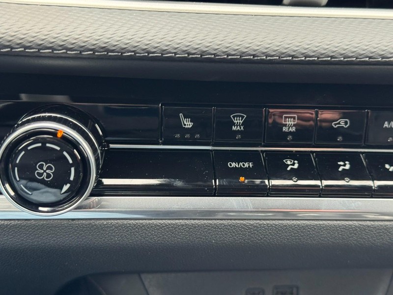 Chevrolet Equinox Vehicle Image 15