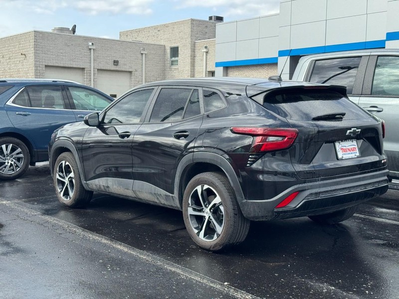 Chevrolet Trax Vehicle Image 02