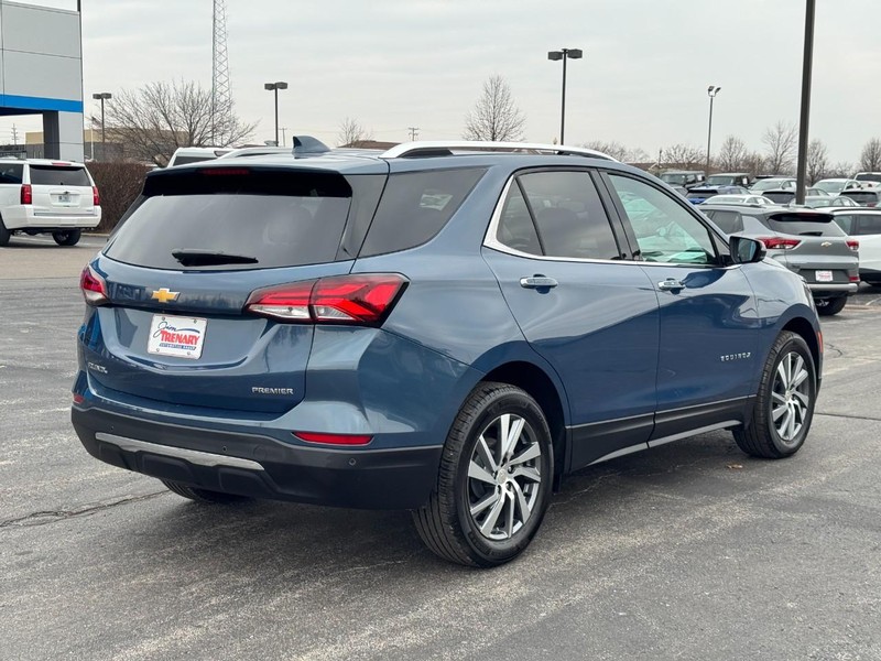 Chevrolet Equinox Vehicle Full-screen Gallery Image 03