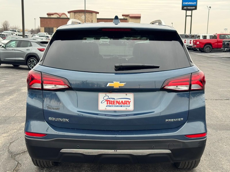 Chevrolet Equinox Vehicle Full-screen Gallery Image 05