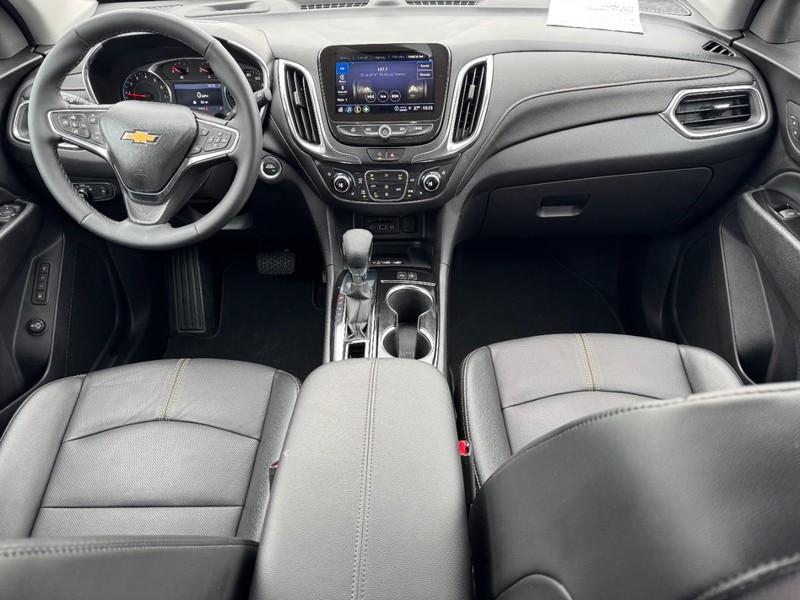 Chevrolet Equinox Vehicle Full-screen Gallery Image 11