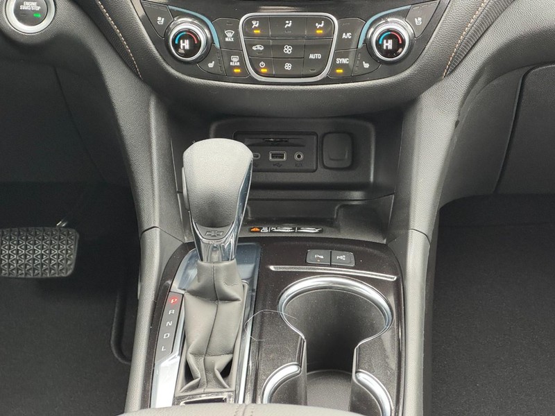 Chevrolet Equinox Vehicle Full-screen Gallery Image 14
