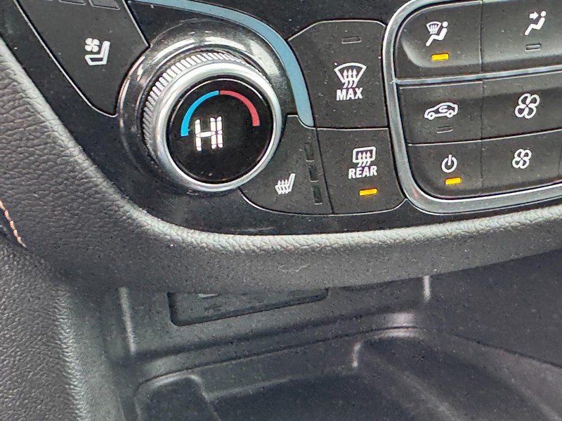 Chevrolet Equinox Vehicle Full-screen Gallery Image 22