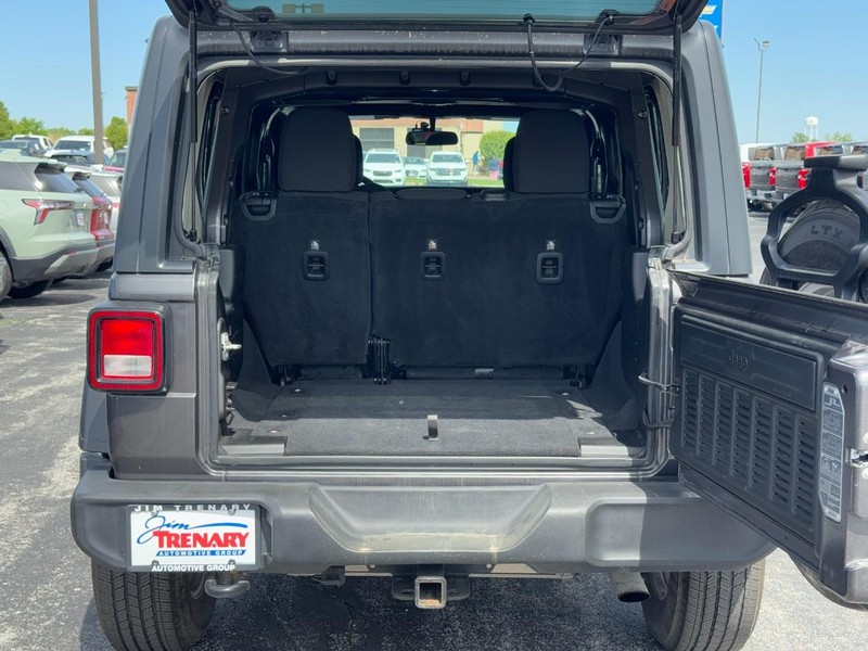 Jeep Wrangler Unlimited Vehicle Image 05