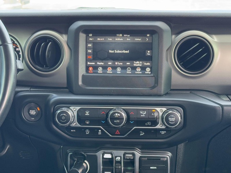 Jeep Wrangler Unlimited Vehicle Image 13