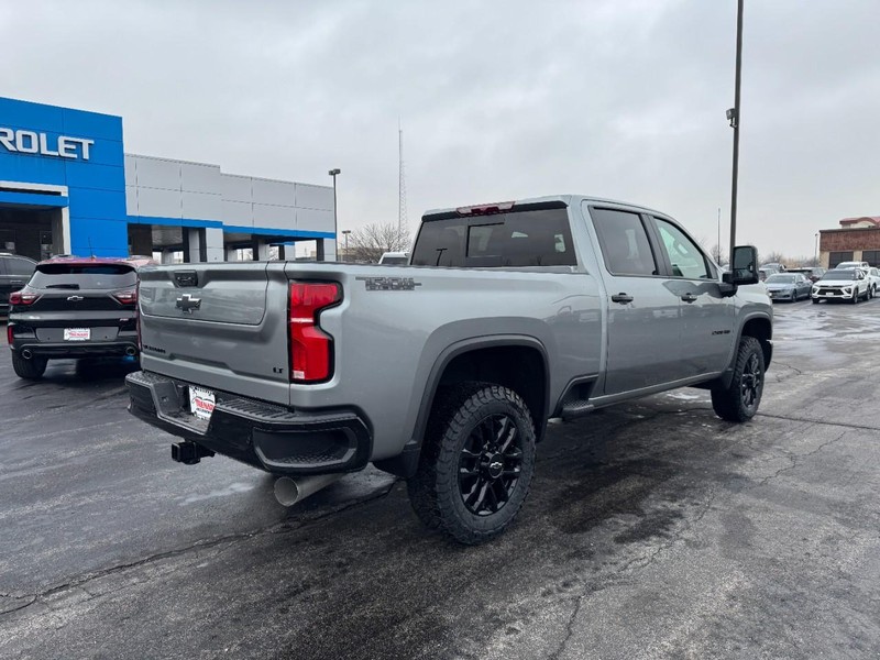 Chevrolet Silverado 2500HD Vehicle Image 03