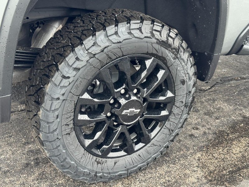 Chevrolet Silverado 2500HD Vehicle Image 04