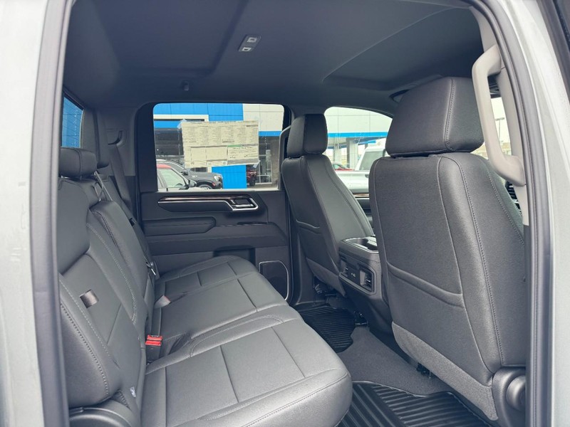 Chevrolet Silverado 2500HD Vehicle Image 06