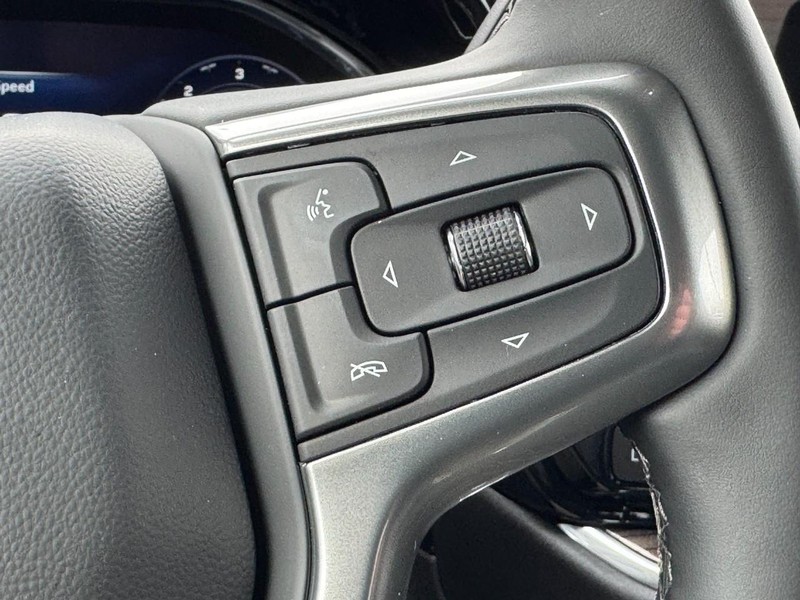 Chevrolet Silverado 2500HD Vehicle Image 15