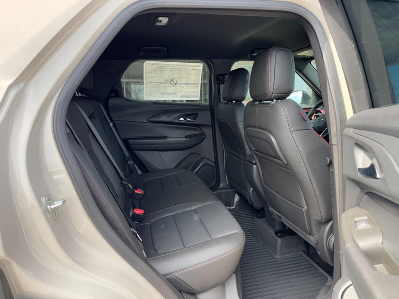 Chevrolet TrailBlazer Vehicle Image 05