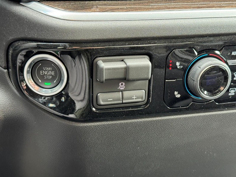 Chevrolet Silverado 1500 Vehicle Image 12