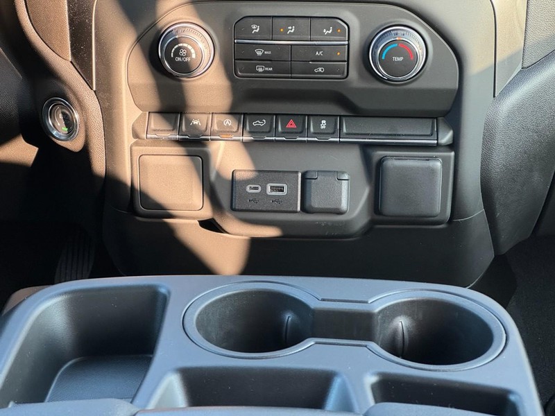 Chevrolet Silverado 1500 Vehicle Image 09