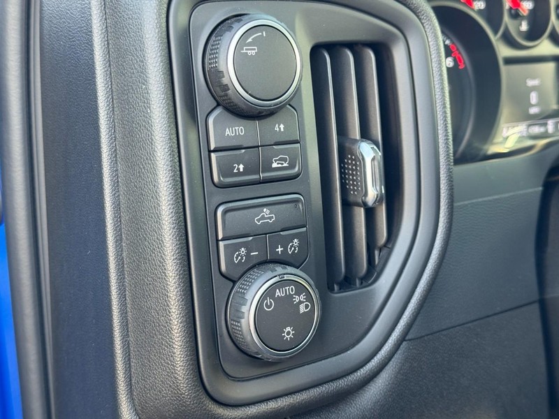 Chevrolet Silverado 1500 Vehicle Image 12