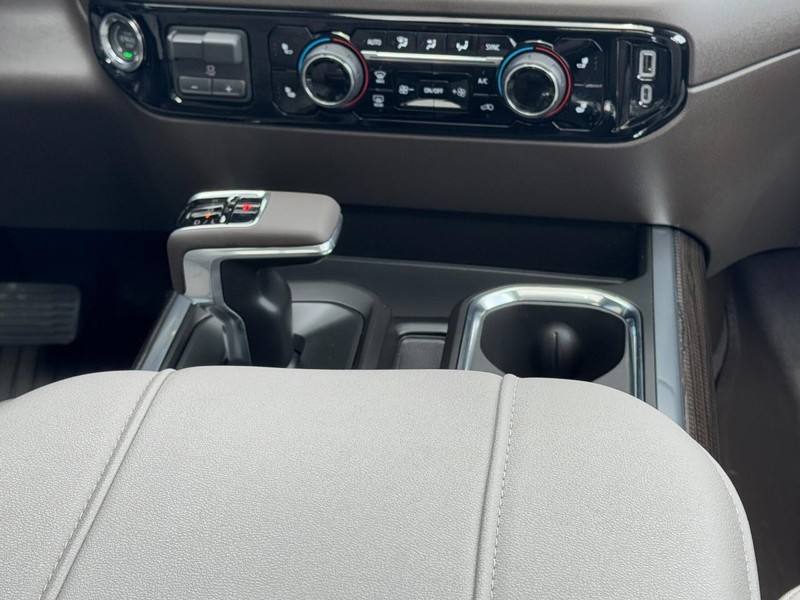 Chevrolet Silverado 1500 Vehicle Image 10