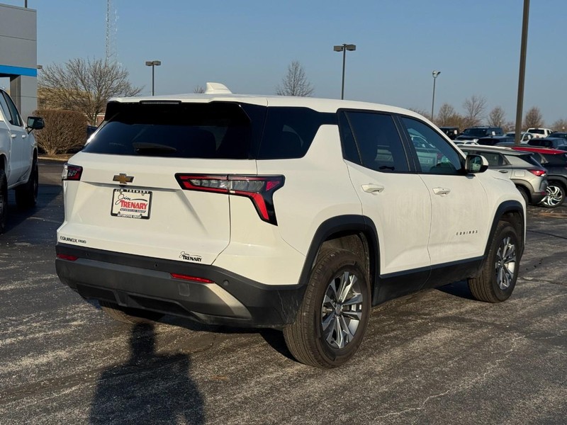 Chevrolet Equinox Vehicle Full-screen Gallery Image 03