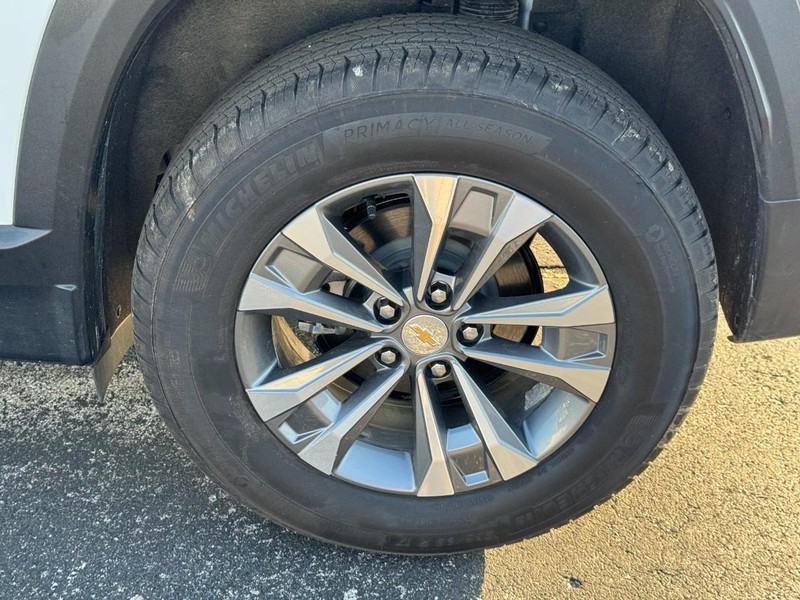 Chevrolet Equinox Vehicle Full-screen Gallery Image 07