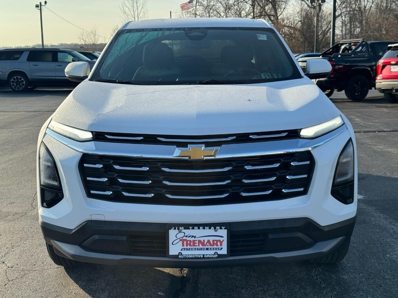 Chevrolet Equinox Vehicle Full-screen Gallery Image 09