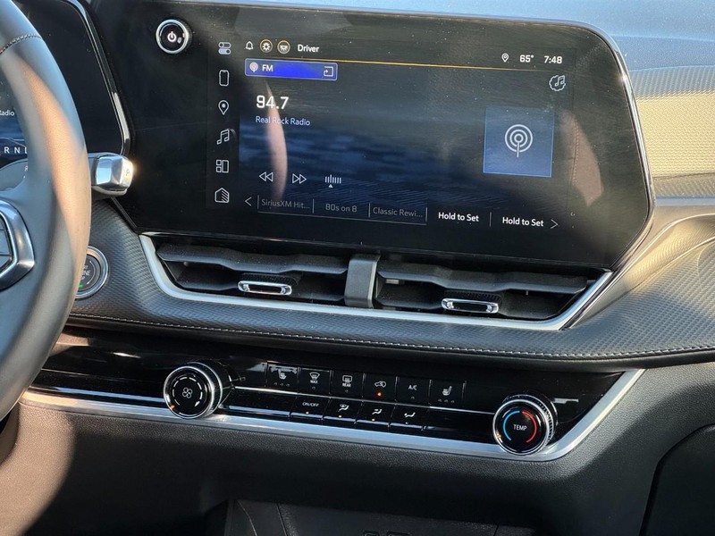 Chevrolet Equinox Vehicle Full-screen Gallery Image 13