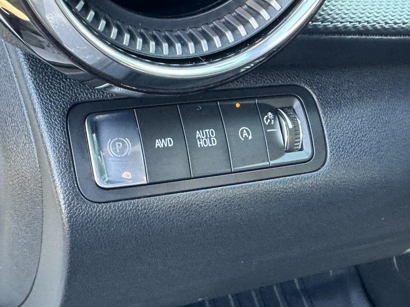 Chevrolet Equinox Vehicle Full-screen Gallery Image 17