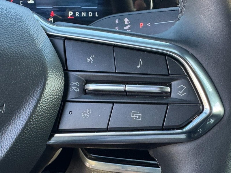 Chevrolet Equinox Vehicle Full-screen Gallery Image 19