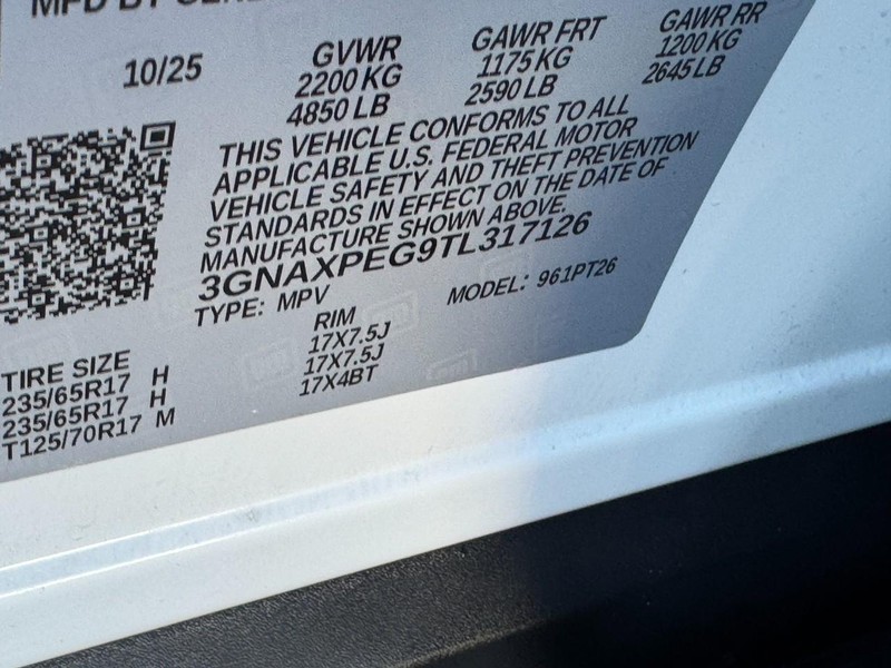 Chevrolet Equinox Vehicle Full-screen Gallery Image 25